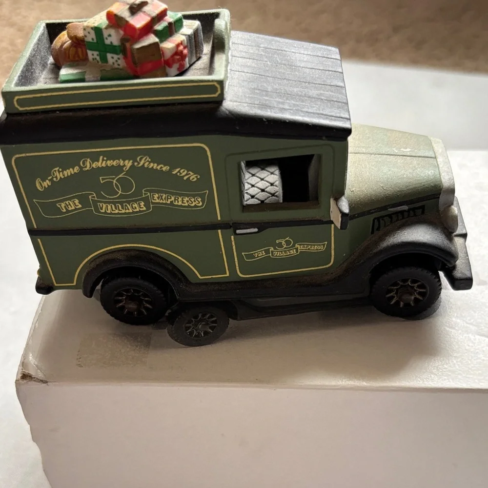 Department 56 Green and Black Vintage Truck Decor